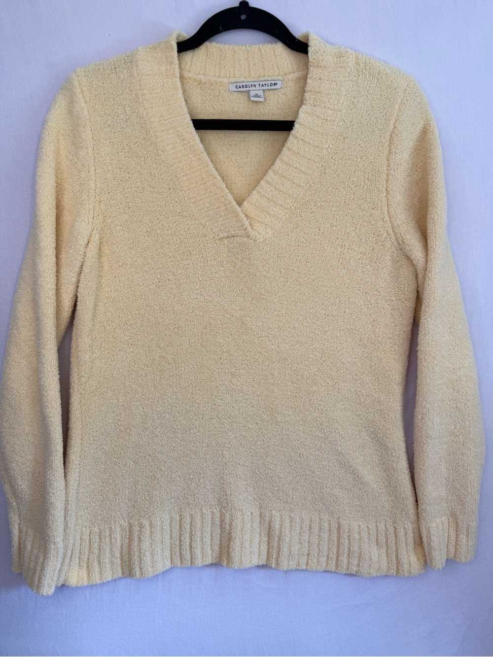 Carolyn Taylor Butter Yellow V-Neck Women's Sweater Size M